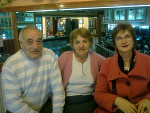Oscar, Carmen y la tita Rakel en el Oscaici